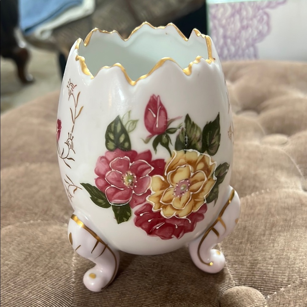 Floral Decorative Egg Vase with Gold Accents
